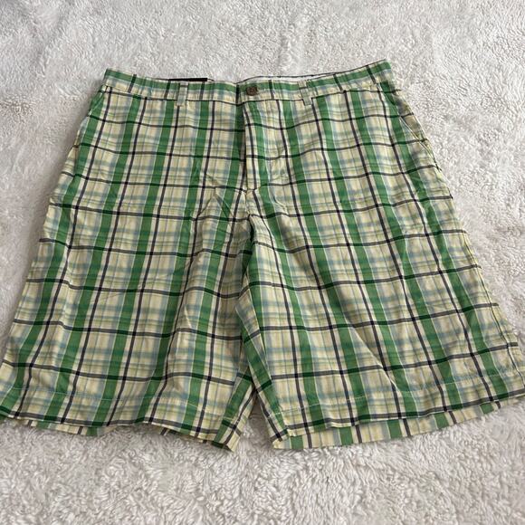 NWT Banana Republic Mens Green Plaid Shorts Mens 36 X 10 100% Cotton Mid Rise - Picture 2 of 7